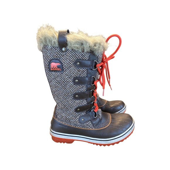 Sorel Black and Red Winter Boots - Picture 12 of 16